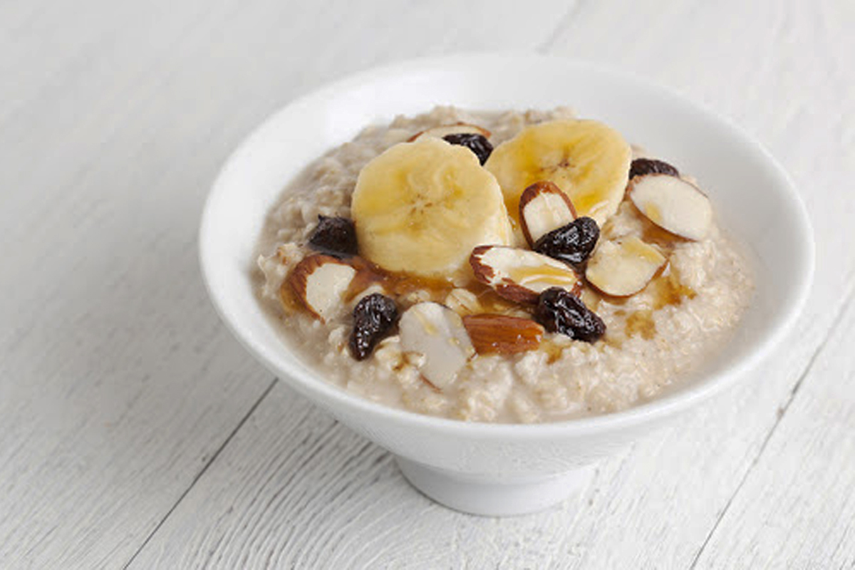 bowl de avena y frutas